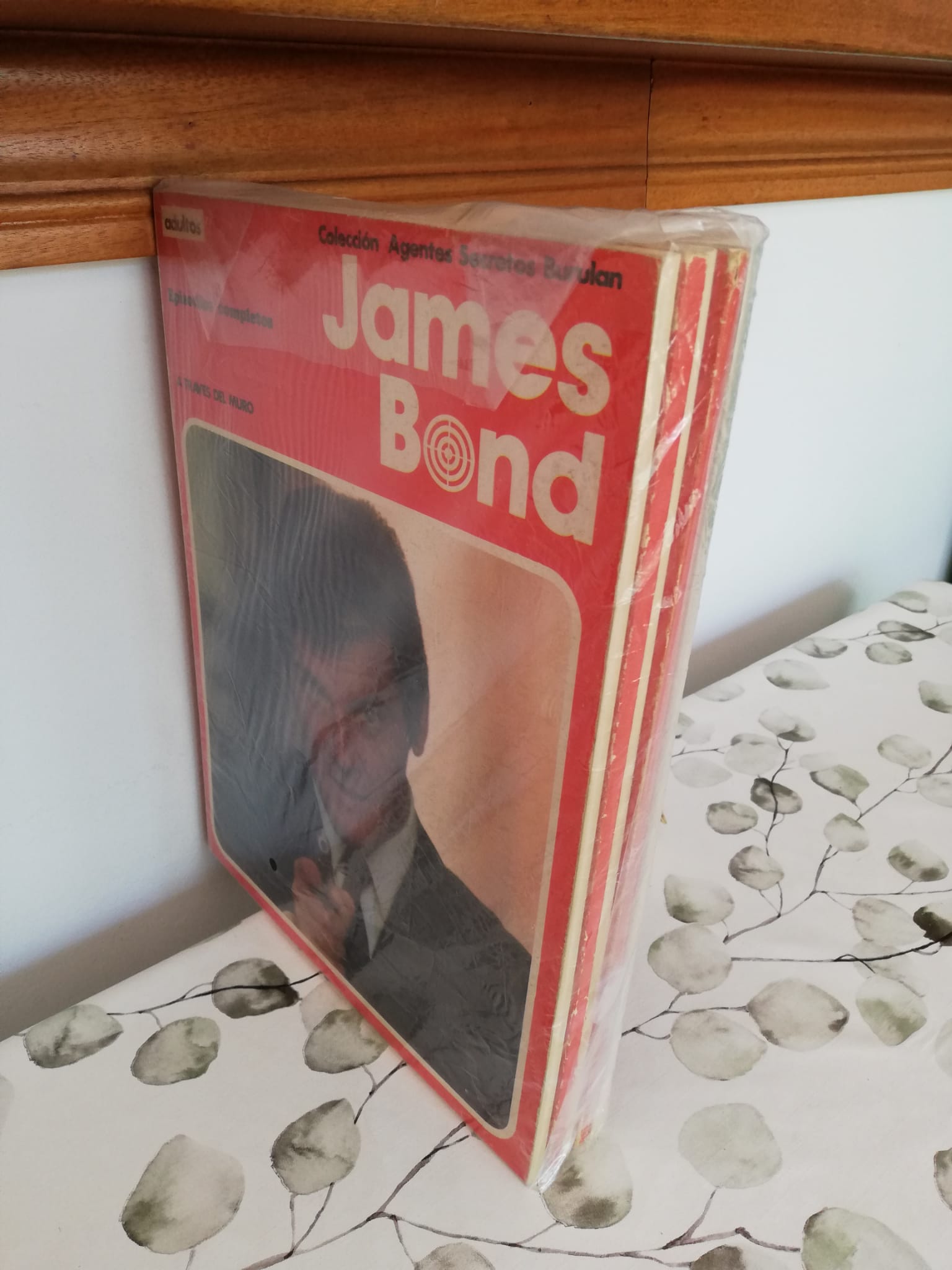 JAMES BOND